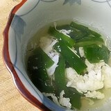 白だしと醤油で作るニラ玉スープ